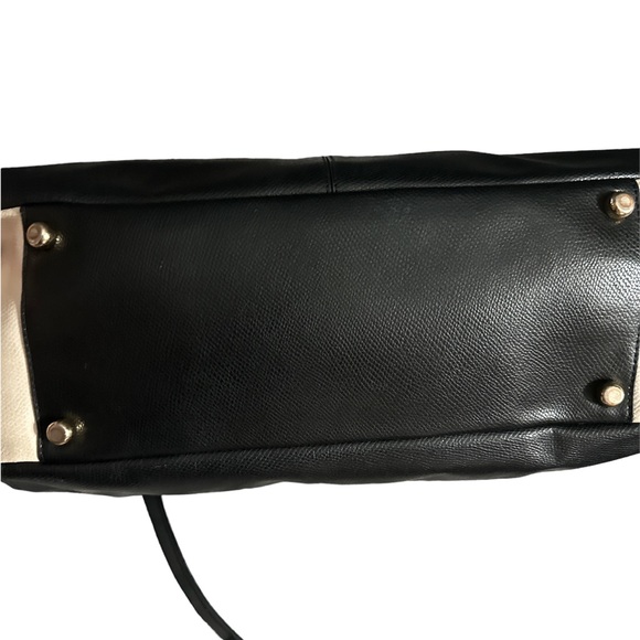 Coach leather black and cream with snakeskin straps very large bag nice - Picture 4 of 17